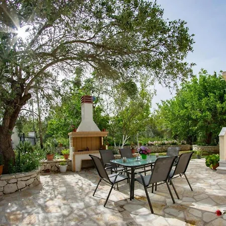 Nikis - Lefkada Private Parking بيت للعطل ليغيا