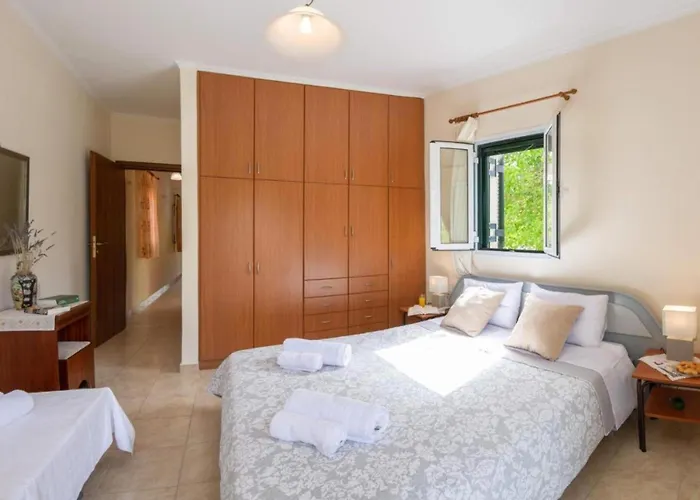 Nikis - Lefkada Private Parking * Λυγιά