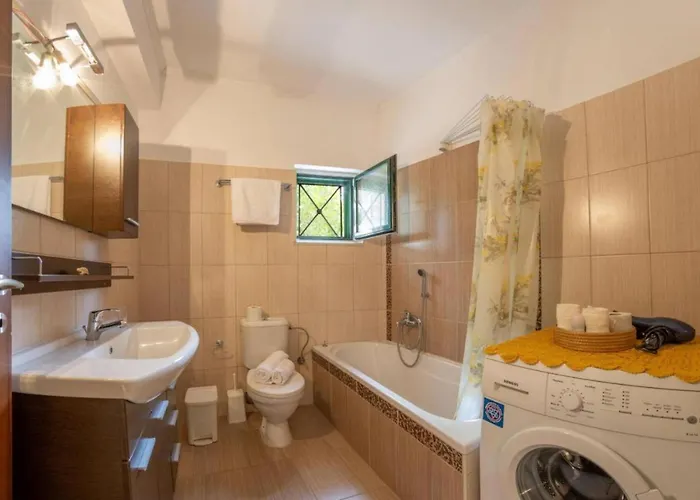 Nikis - Lefkada Private Parking * Λυγιά